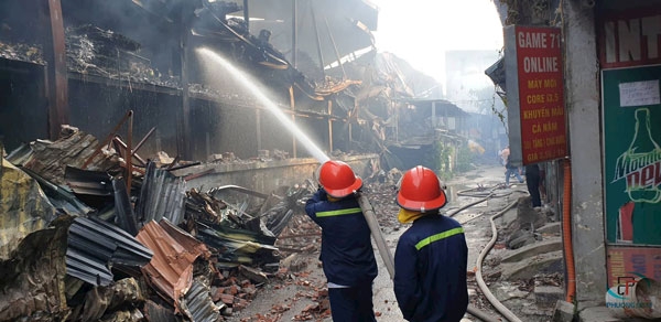Tích cực khắc phục hậu quả vụ cháy nhà máy Rạng Đông